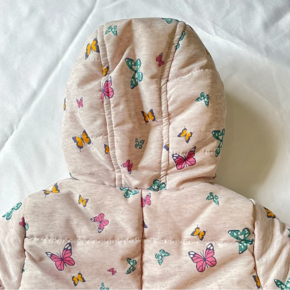Oshkosh Bunting Snowsuit Size 6-9 months Muliticolor Butterflies